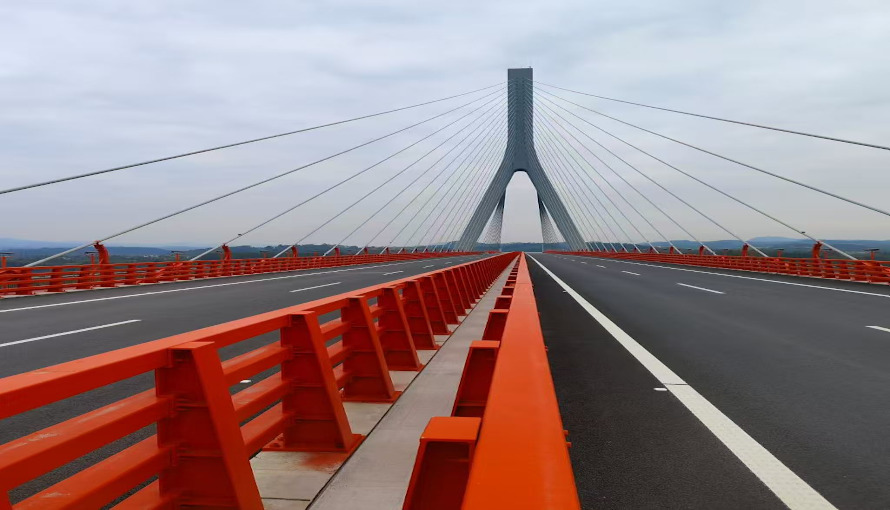 貴州鋼繩助力青洲柳江特大橋通車、東營黃河公鐵大橋合龍